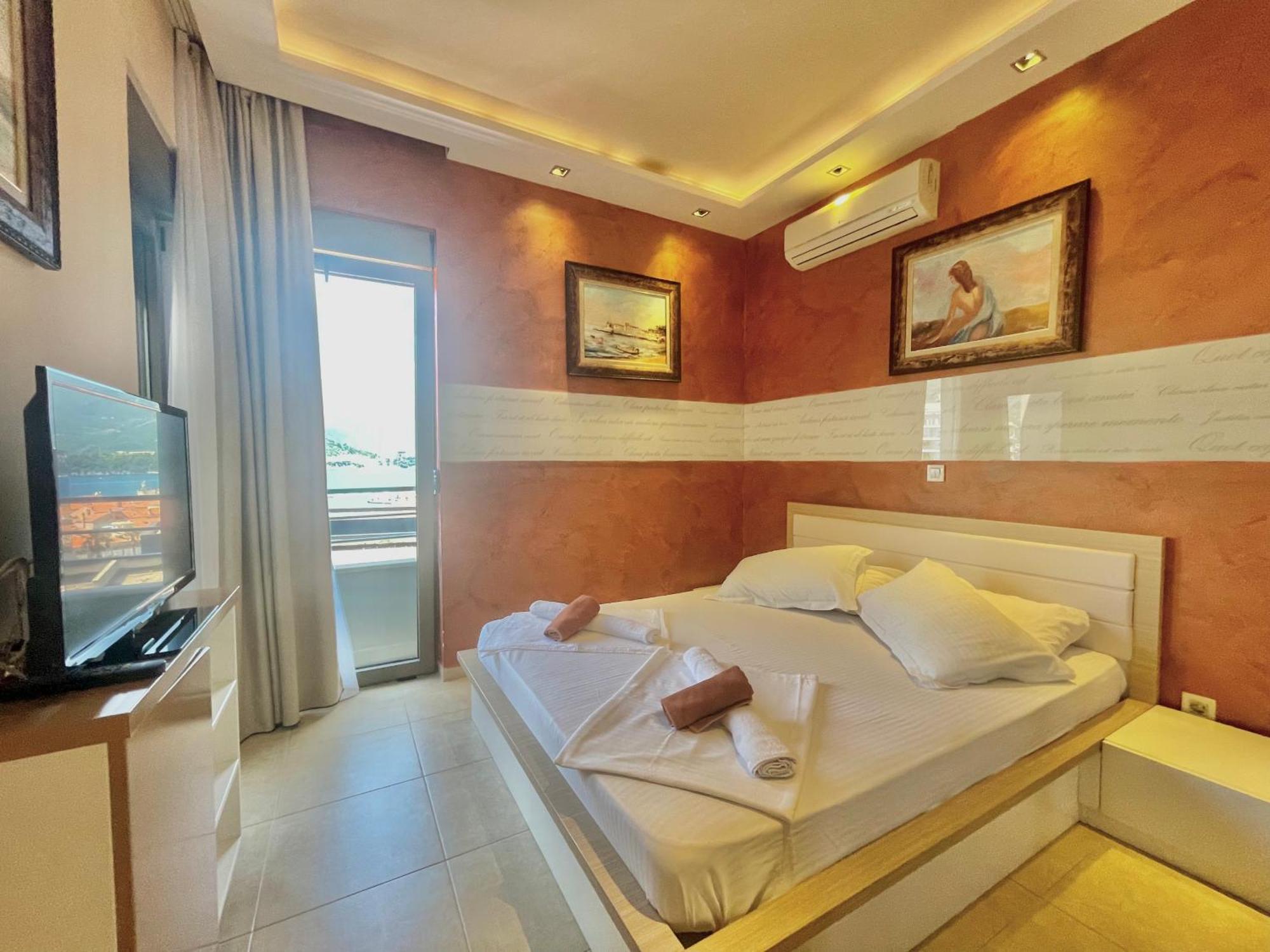Hotell Butua 4*