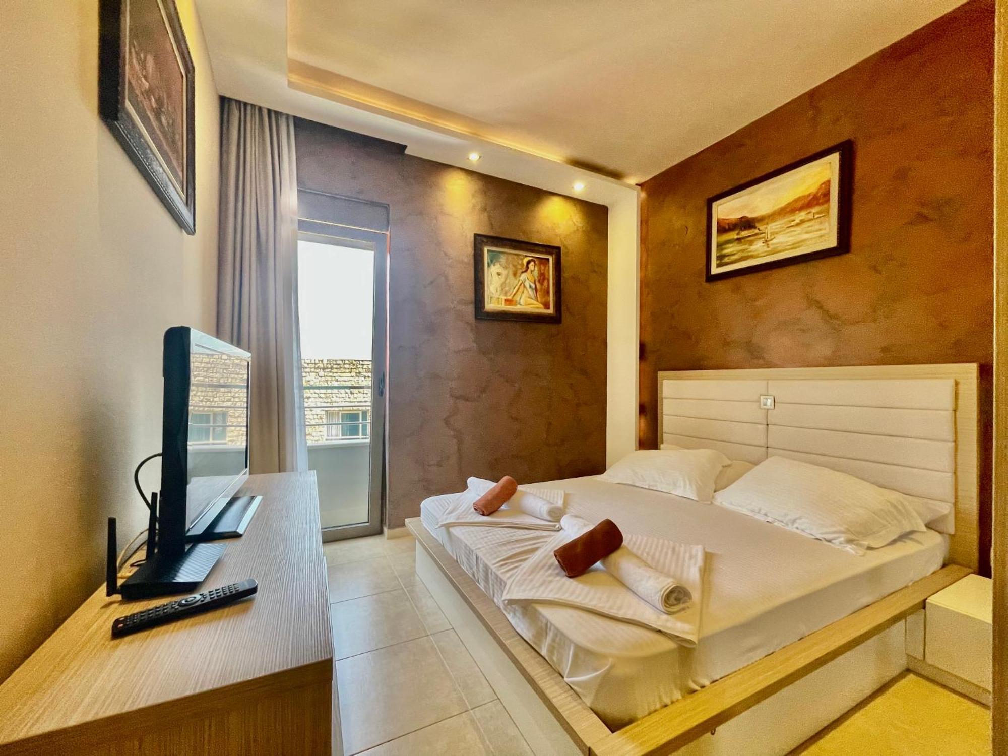 Otel Butua